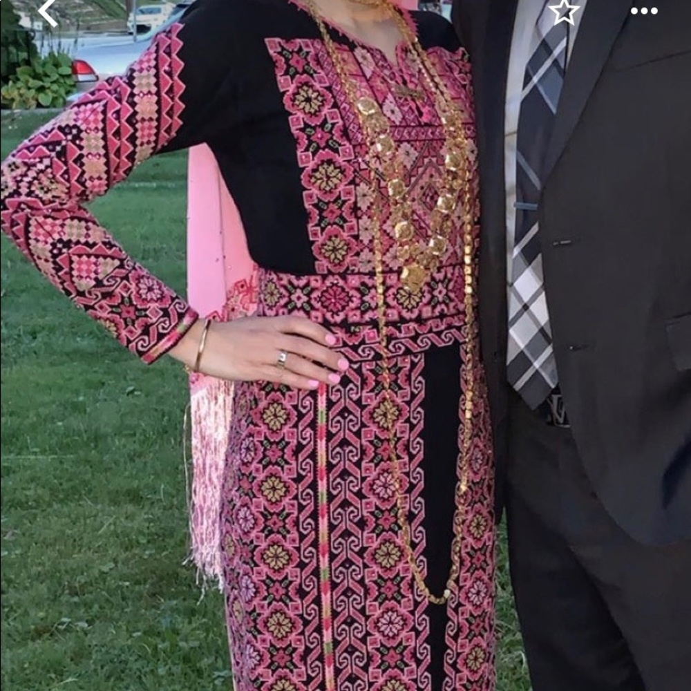 Palestinians hand made thob